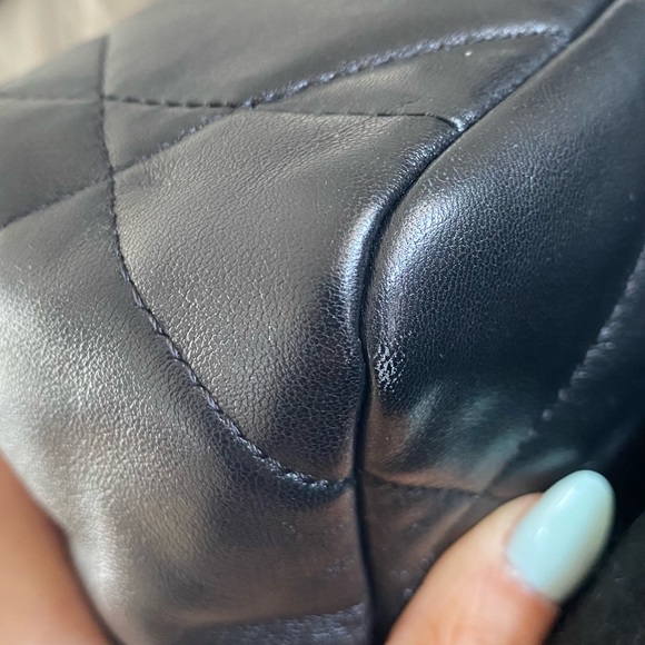 Authentic Chanel19 small black lambskin 30 series with Zeko certificate - Picture 15 of 16